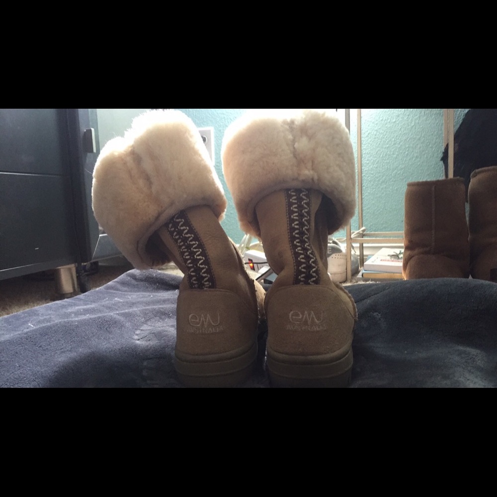 GREAT CONDITION EMU AUSTRALIA BOOTS!100% SHEEPSKIN